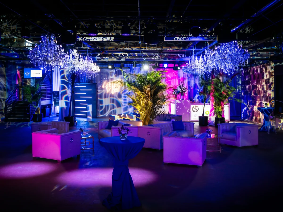 Event lighting design with projection mapping and chandeliers by Event Pro
